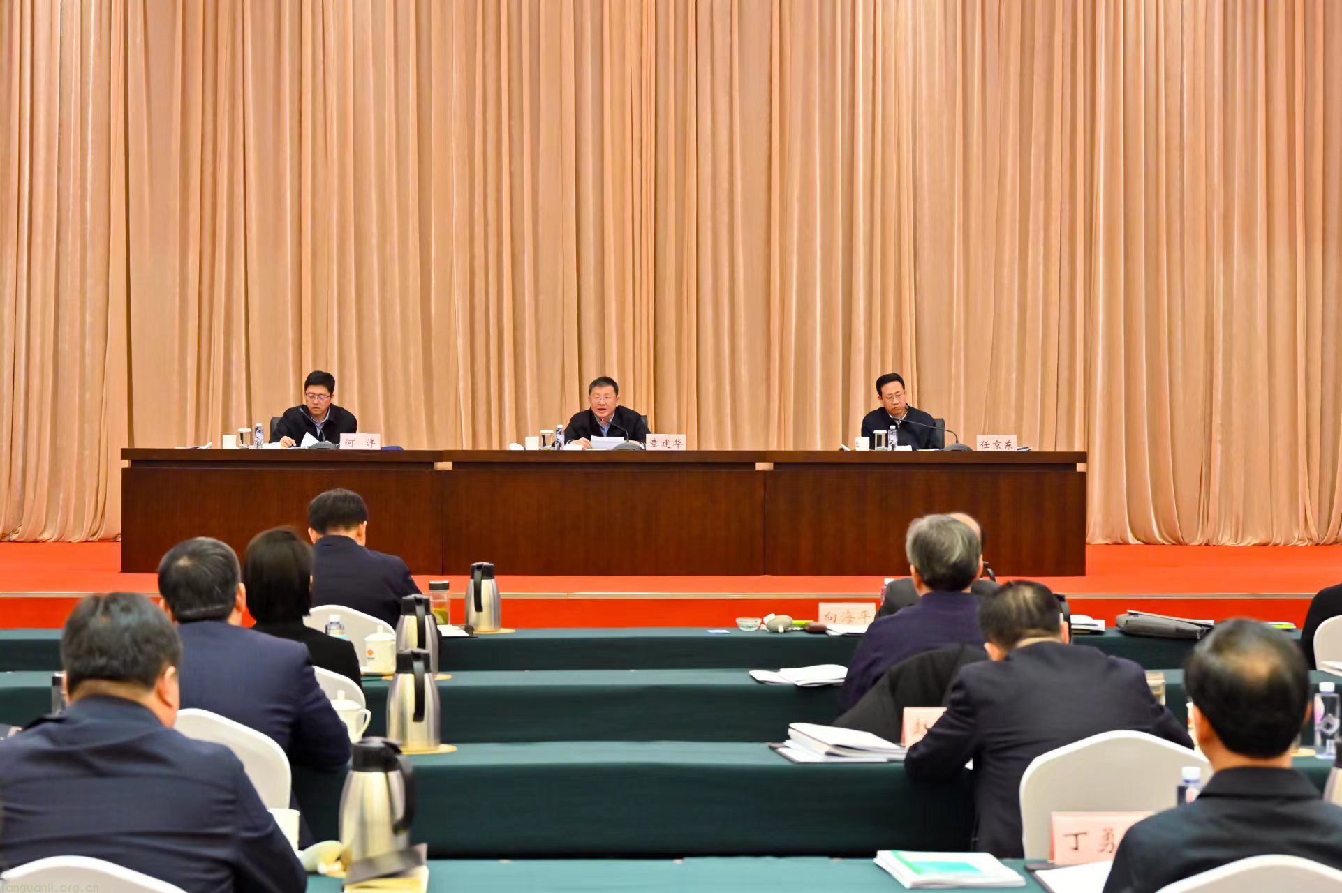 国家发展改革委有关负责同志就《绿色低碳转型产业指导目录（2024年版）》答记者问