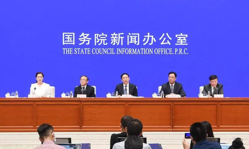 金融政策赋能绿色发展！国务院新闻办阐述节能降碳三大关键路径