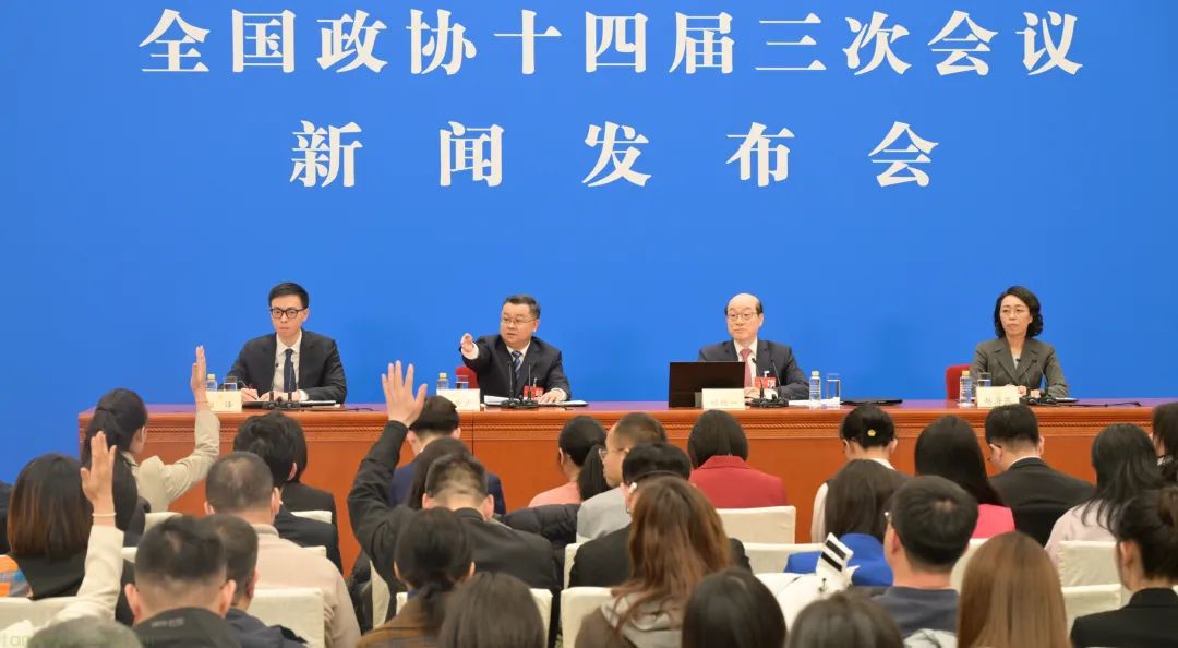 政府工作报告聚焦碳达峰碳中和，多举措推动绿色发展